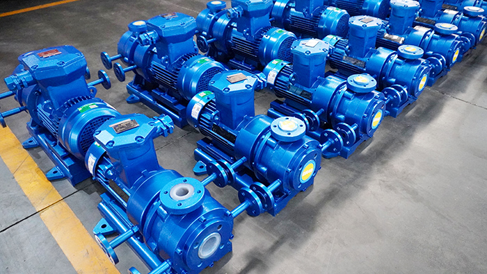 客户一次性订购30台双保温磁力泵